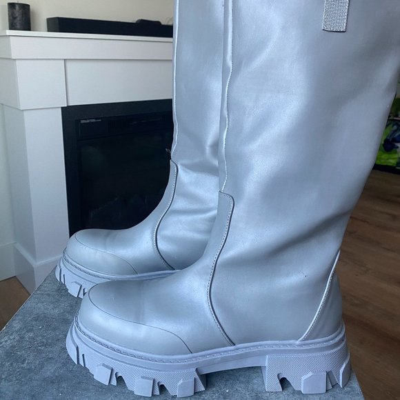 Public Desire Knee High Chunky Boots - Picture 4 of 4